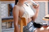 甜美网红主播直播互动，精彩内容尽在眼前！