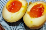 美食主播品尝糖心鸡蛋，揭秘美味制作秘诀与吃法技巧