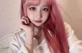 《甜美主播妮可：魅力与才华并存的网络新星》