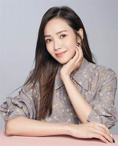 台湾甜心主播：揭秘她的生活与职场背后的故事
