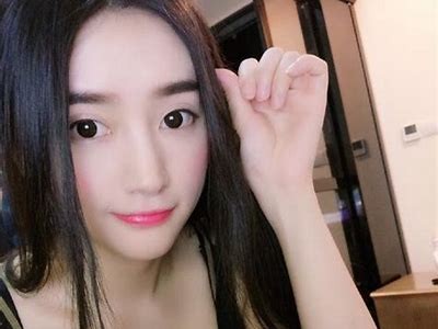 主播Zw糖心：带你探索快乐生活的每一个瞬间。