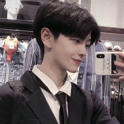 “糖心主播的男性头像设计与个性展示”