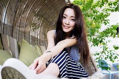 揭秘“糖心小桃子”主播身份，快来了解她的故事与魅力！