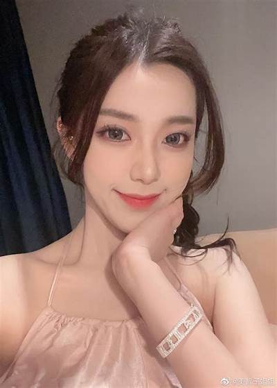 "抖音苏心糖主播真名曝光，网友纷纷热议"
