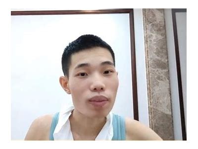 平精英游戏主播糖心首次公开露脸，粉丝热议！