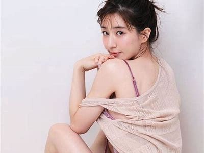 甜美主播风格写真集，尽显魅力气质与个性风范