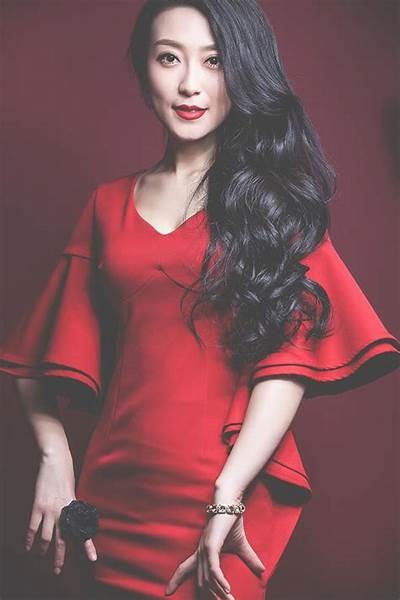 “实力与魅力兼具的合唱主播苏心糖：音乐世界的璀璨新星”