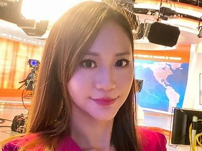 “主播热销糖心苹果，顾客留言称味道鲜美，回购率高！”