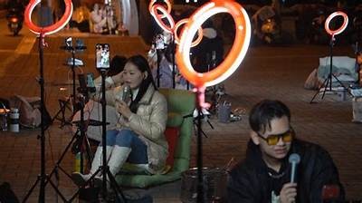 “甜美主播Lingxi：网络直播新星的成长故事与魅力之旅”