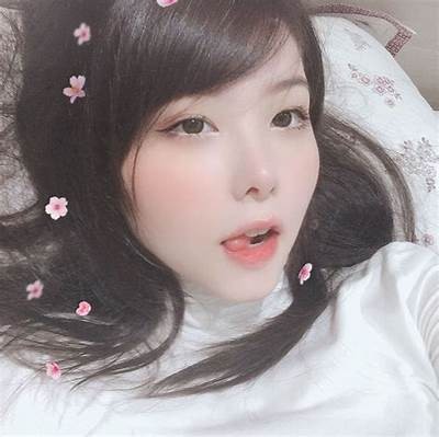 《甜美主播分享LOL游戏趣事与技巧》