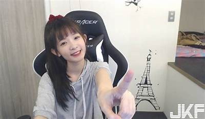 甜美主播小鹿的直播日常，带你感受不一样的娱乐体验！
