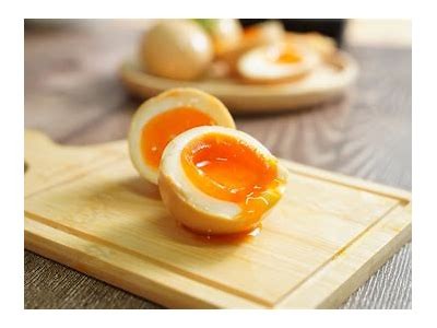 抖音热门糖心蛋制作教程，轻松打造美味早餐！