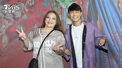 阳光甜美的糖心主播小猫，带你感受快乐直播时光