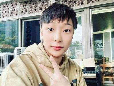 《糖心》这首歌的演唱者是谁？唱的内容背景解析。