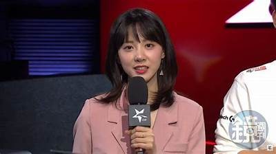 甜美主播水野分享游戏技巧与生活点滴，吸引粉丝热议！