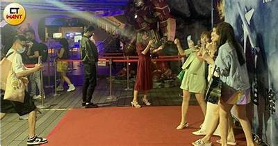 小桃主播精彩作品汇：带你领略甜蜜时刻与欢笑互动