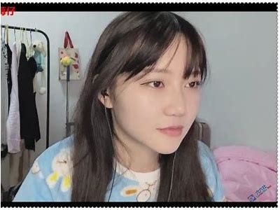 了解虎牙平台上的糖心主播小桃，她的魅力和直播风格揭秘！